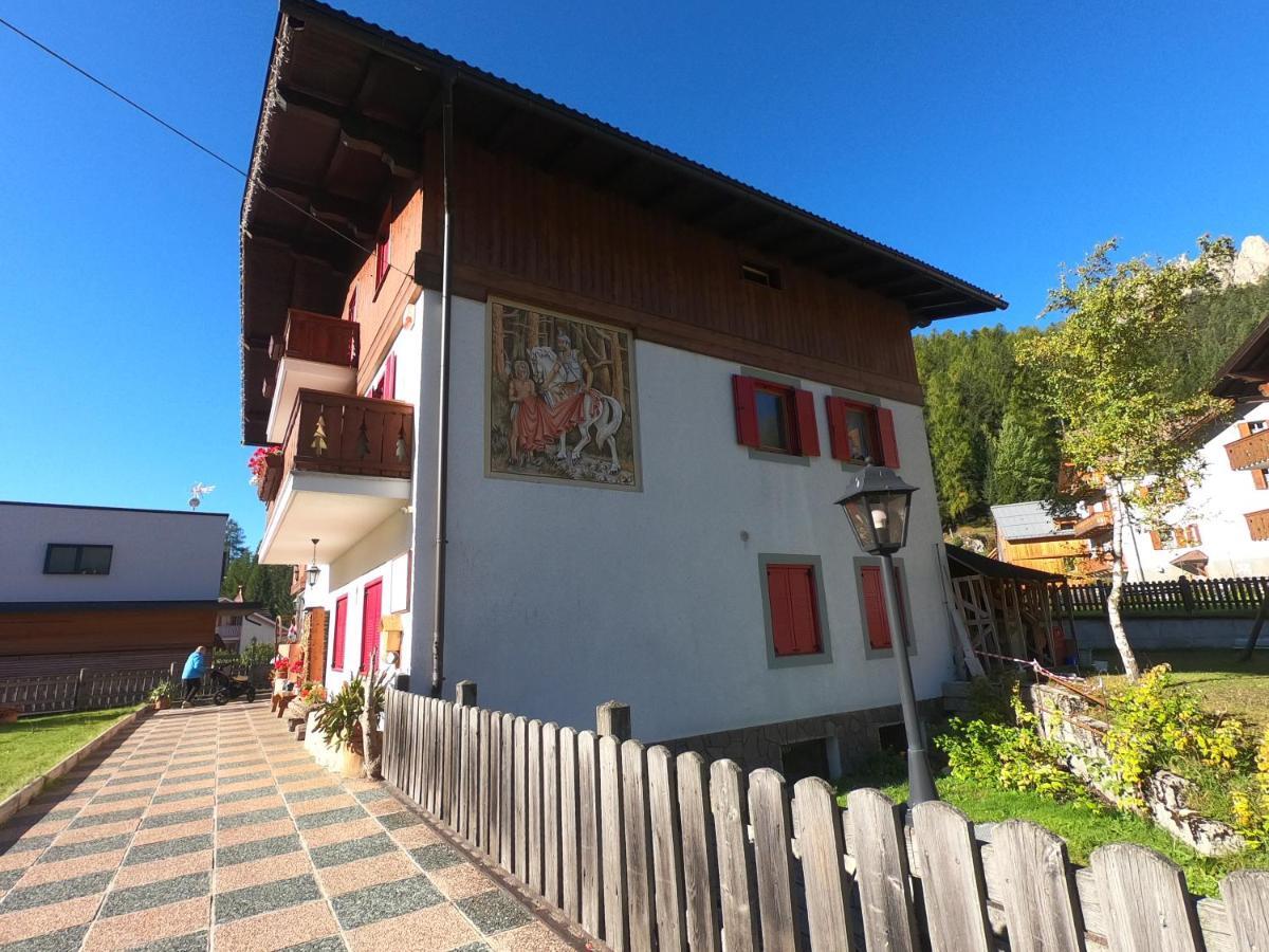Ciasa De Epi Apartment Pera Bagian luar foto